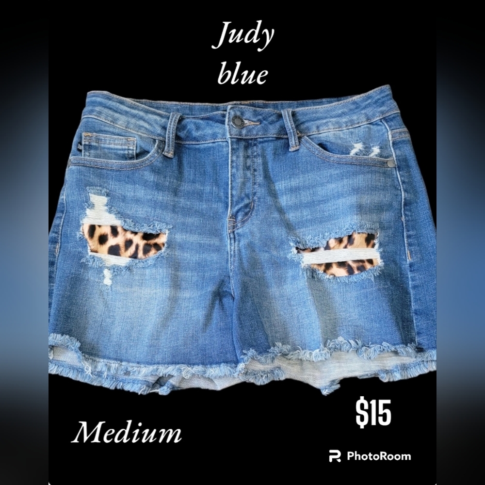 Judy blue leopard shorts